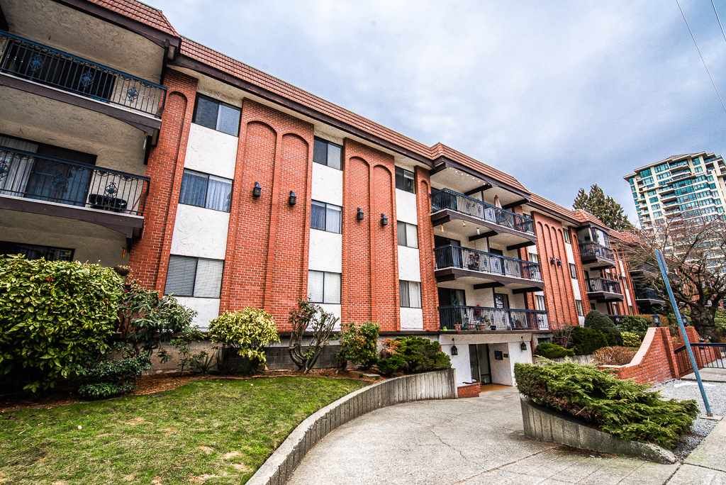 Main Photo: 211 707 HAMILTON Street in New Westminster: Uptown NW Condo for sale in "CASA DIANN" : MLS®# R2345218