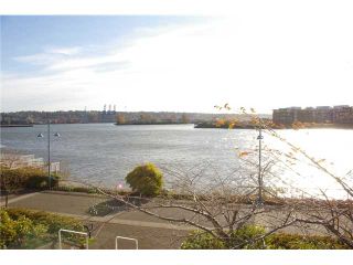 Photo 2: 204 1250 QUAYSIDE Drive in New Westminster: Quay Condo for sale in "THE PROMENADE" : MLS®# V919587