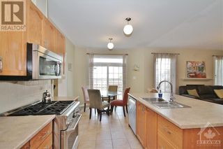 Photo 7: 212 ANNAPOLIS CIRCLE in Ottawa: House for sale : MLS®# 1373749
