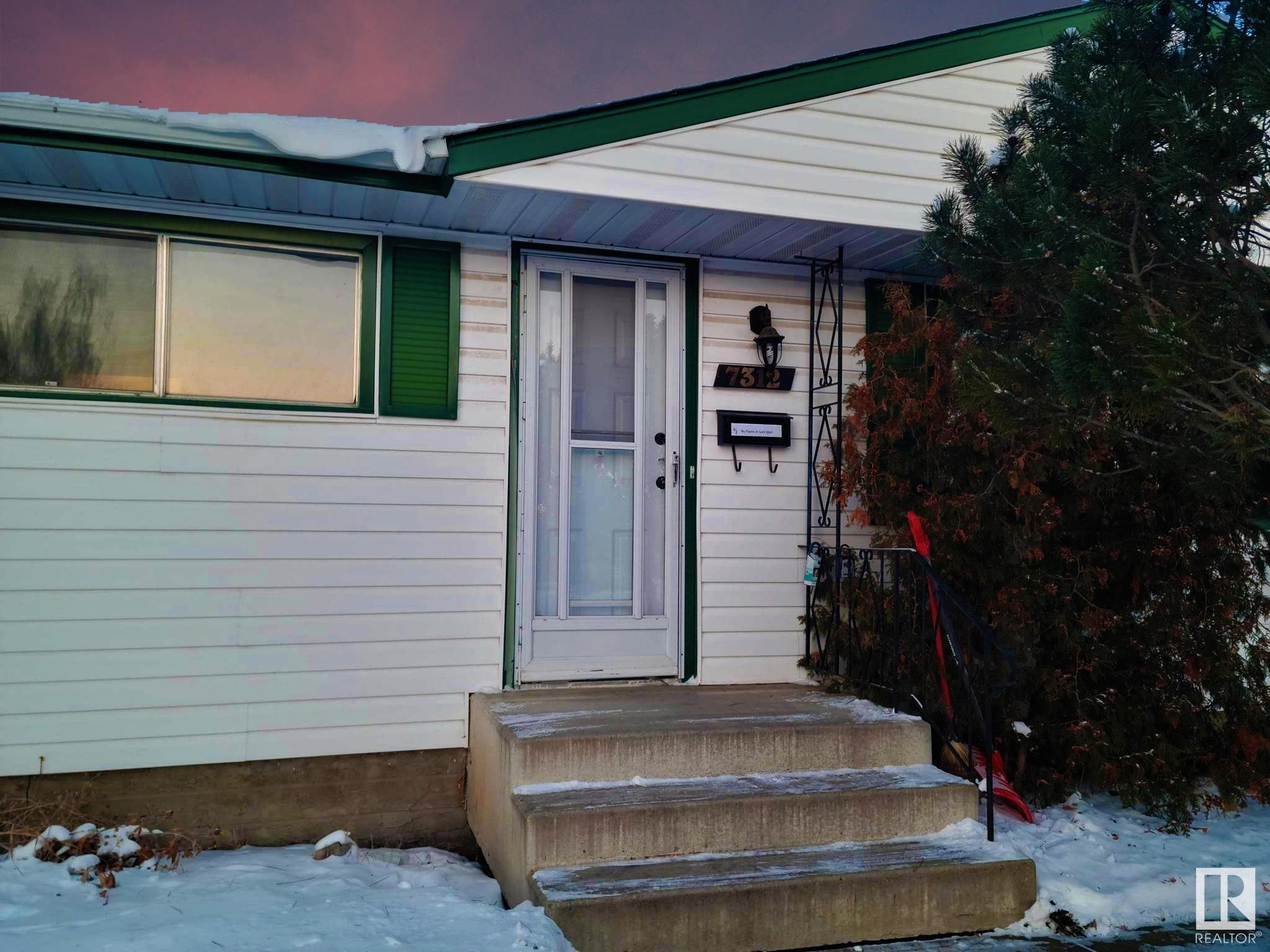 Main Photo: 7312 143 Avenue in Edmonton: Zone 02 House for sale : MLS®# E4322180