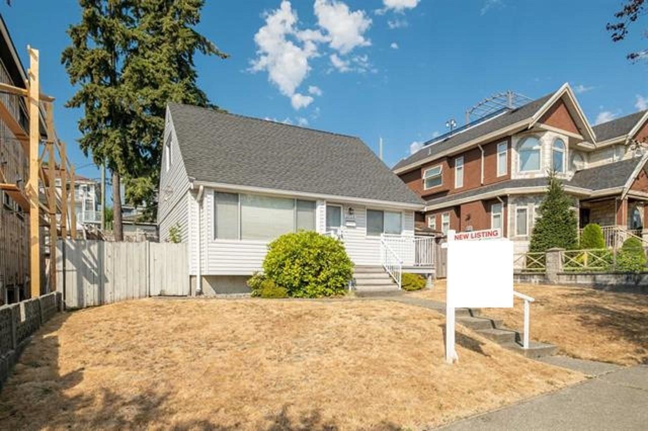 Main Photo: 2193 BONACCORD Drive in Vancouver: Fraserview VE House for sale (Vancouver East)  : MLS®# R2720401