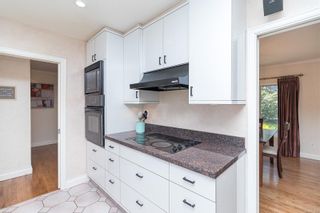 Photo 11: 3546 Redwood Ave in Oak Bay: OB Henderson Single Family Residence for sale : MLS®# 963036