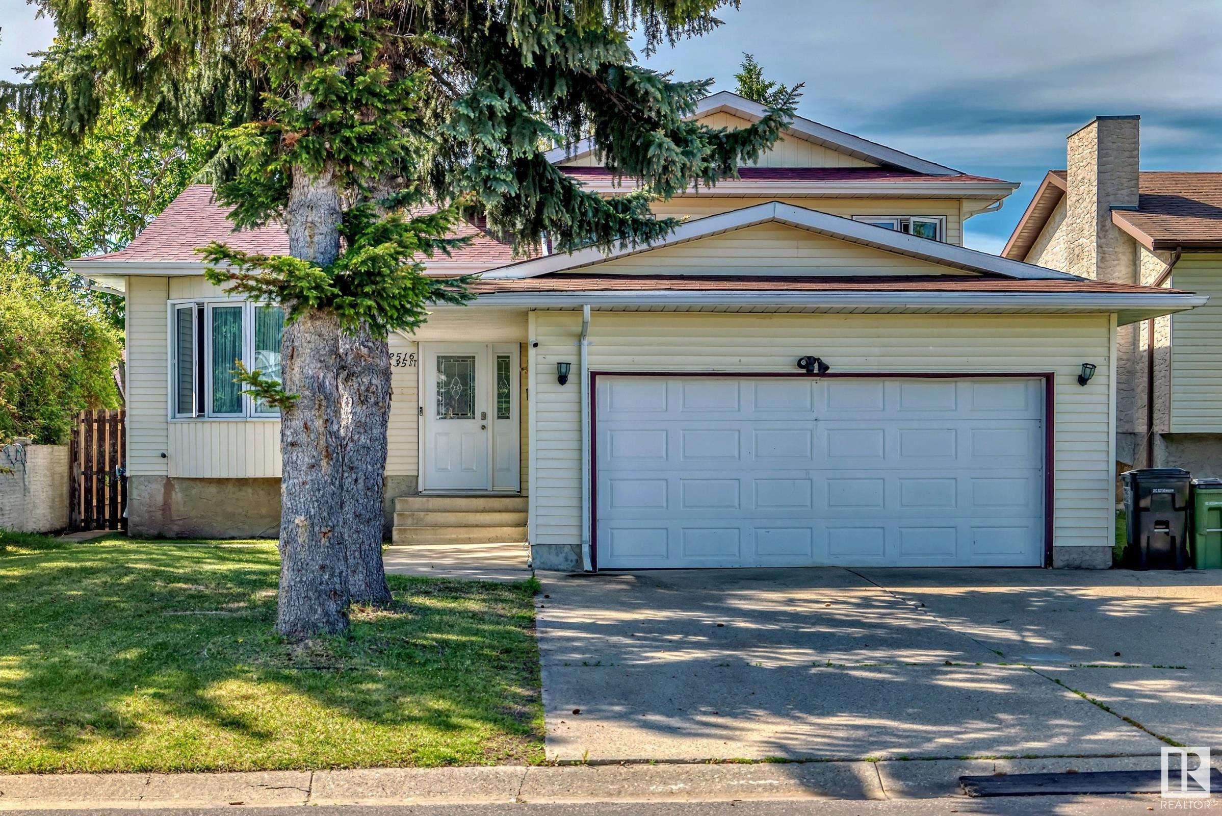Main Photo: 2516 35 Street NW in Edmonton: Zone 29 House for sale : MLS®# E4393411