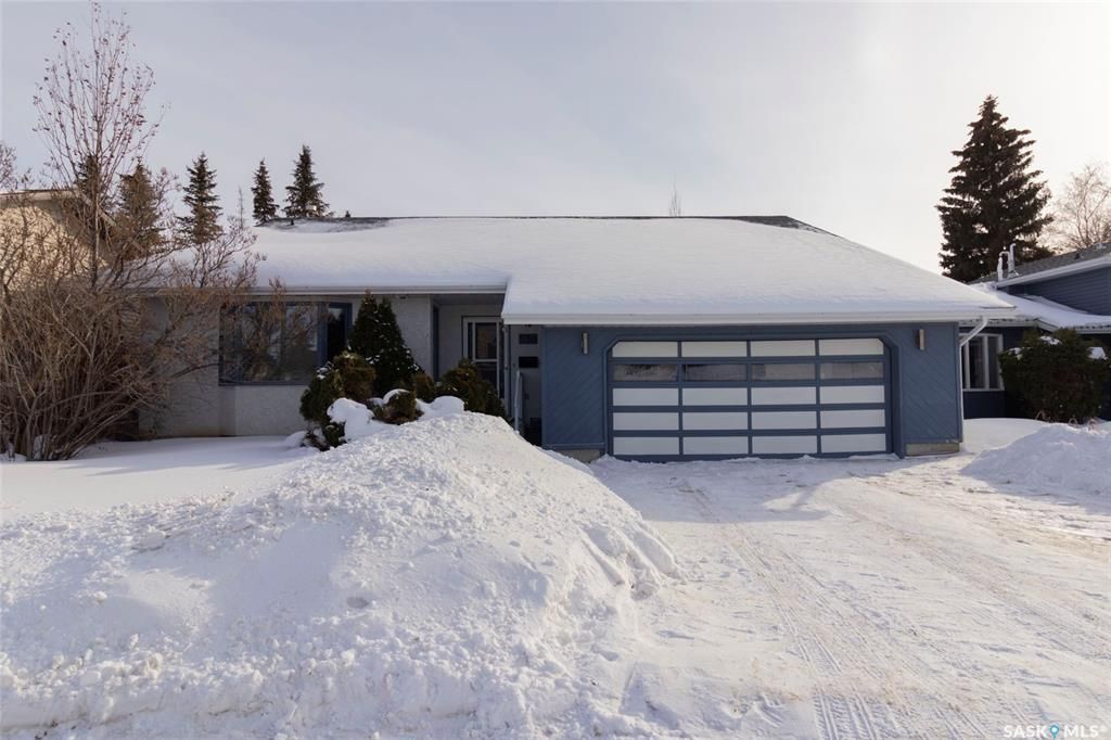 Main Photo: 530 Hogg Crescent in Saskatoon: Erindale Residential for sale : MLS®# SK922977