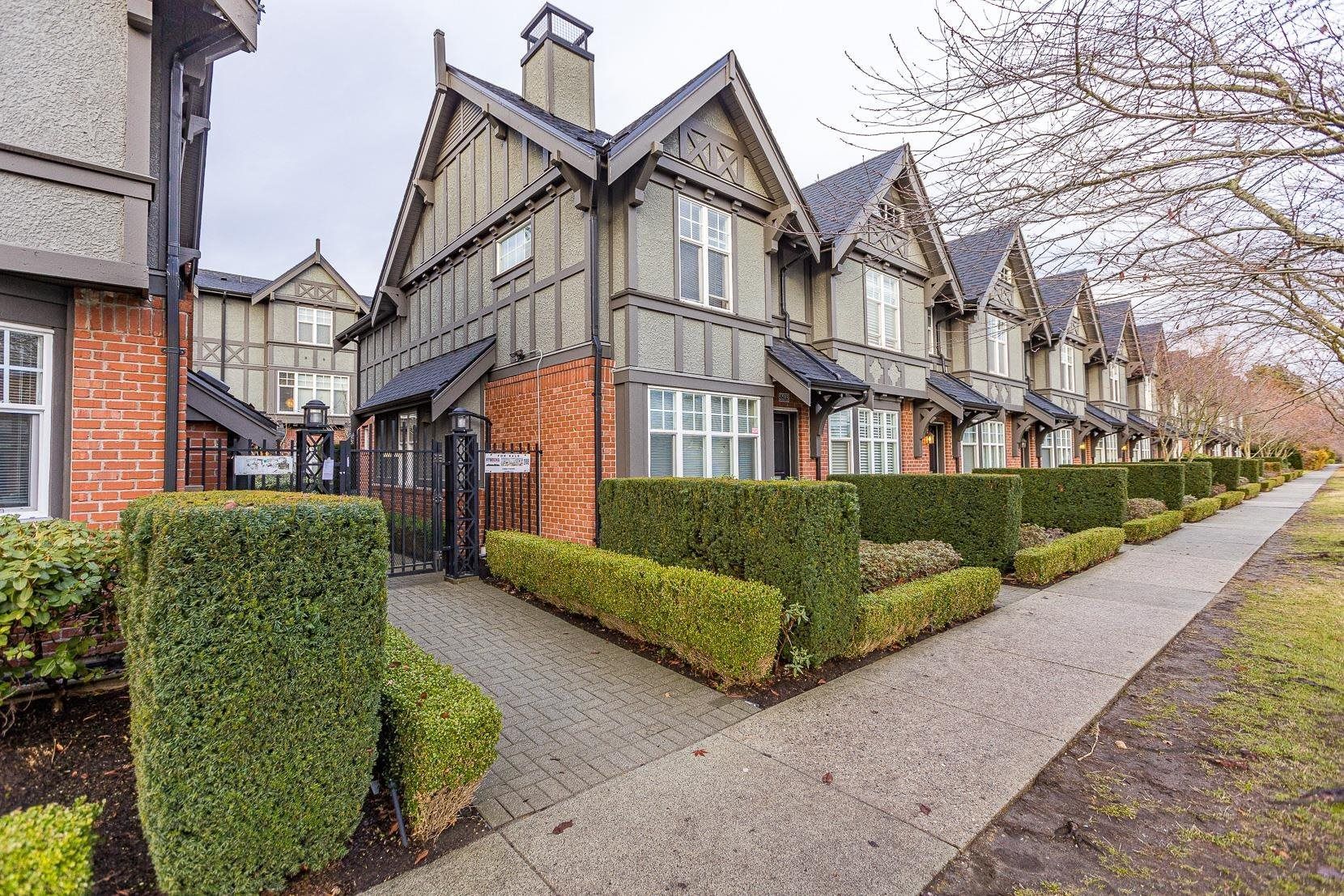 Main Photo: 5565 WILLOW Street in Vancouver: Cambie Townhouse for sale (Vancouver West)  : MLS®# R2794496