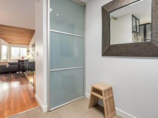 Photo 2: 2264 ALDER Street in Vancouver: Fairview VW Townhouse for sale in "Marina Place" (Vancouver West)  : MLS®# R2163720