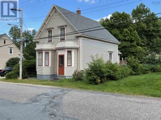 Photo 4: 43 Fairmont Street in Mahone Bay: House for sale : MLS®# 202400057