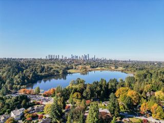 Photo 8: 5853 MAYVIEW Circle in Burnaby: Burnaby Lake Townhouse for sale in "ONE ARBOURLANE" (Burnaby South)  : MLS®# R2825166