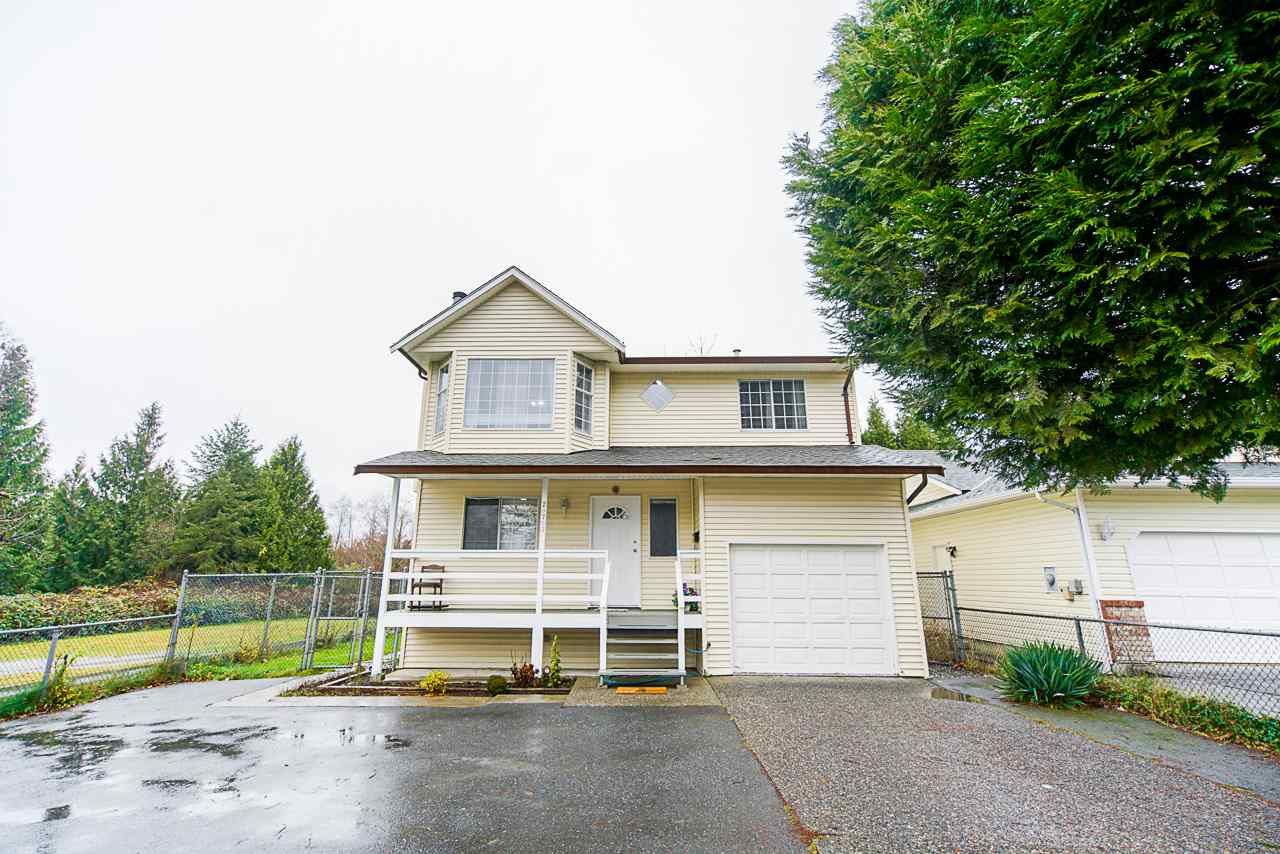Main Photo: 20703 51B Avenue in Langley: Langley City House for sale : MLS®# R2523684