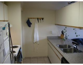 Photo 2: 10 1350 W 6TH Avenue in Vancouver: Fairview VW Townhouse for sale in "PEPPER RIDGE" (Vancouver West)  : MLS®# V752874