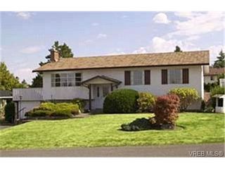 Photo 1:  in VICTORIA: SE Gordon Head House for sale (Saanich East)  : MLS®# 403226