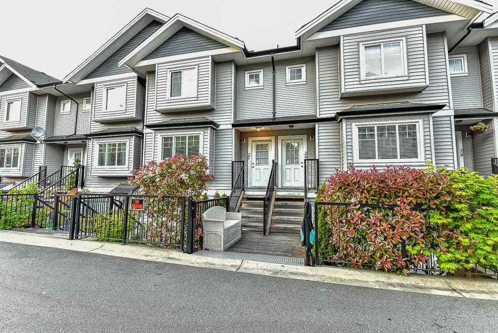 Main Photo: 27 11255 132 Street in Surrey: Bridgeview Townhouse for sale in "Fraserview Terrace" (North Surrey)  : MLS®# R2064332