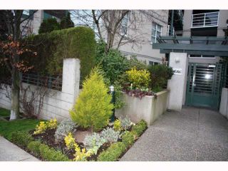 Photo 1: 301 2525 W 4TH Avenue in Vancouver: Kitsilano Condo for sale in "SEAGATE" (Vancouver West)  : MLS®# V814564