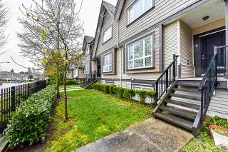 Photo 2: 8 9077 150 STREET in Surrey: Bear Creek Green Timbers Townhouse for sale : MLS®# R2355440