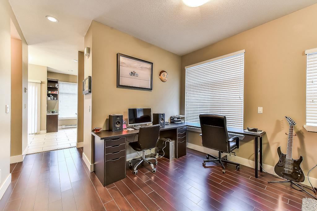 Photo 11: Photos: 33 15933 86A Avenue in Surrey: Fleetwood Tynehead Townhouse for sale in "SERENITY GARDENS" : MLS®# R2247374