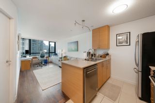 Photo 4: 1405 909 MAINLAND Street in Vancouver: Yaletown Condo for sale (Vancouver West)  : MLS®# R2869895