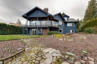 Photo 1: 8735 Pender Park Dr in North Saanich: NS Dean Park House for sale : MLS®# 868899