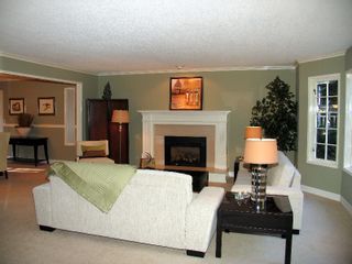 Photo 11: 13374 Vine Maple Drive in South Surrey: Elgin Chantrell House for sale (South Surrey White Rock)  : MLS®# F1003034