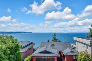 Photo 23: 15382 ROYAL Avenue: House for sale in White Rock: MLS®# R2714272