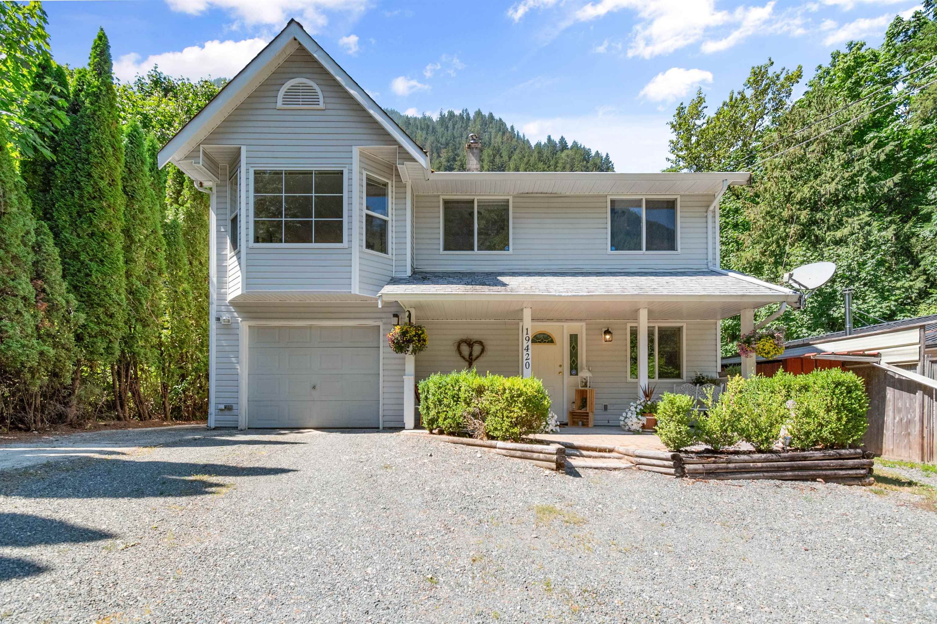 Main Photo: 19420 SILVER SKAGIT Road: Hope House for sale (Hope & Area)  : MLS®# R2803916