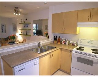 Photo 3: 113 147 E 1ST Street in North_Vancouver: Lower Lonsdale Condo for sale in "THE CORONADO" (North Vancouver)  : MLS®# V695706