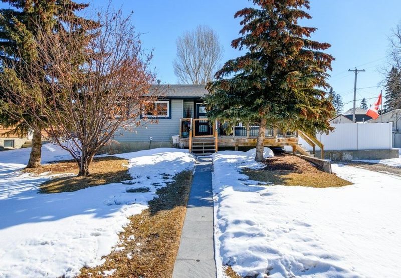 FEATURED LISTING: 1613 Athabasca Street Crossfield