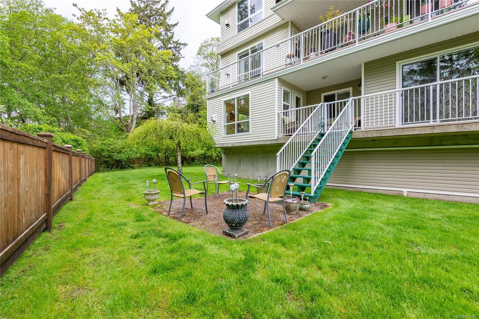 Main Photo: 106 155 ERICKSON Rd in Campbell River: CR Willow Point Condo for sale : MLS®# 903785