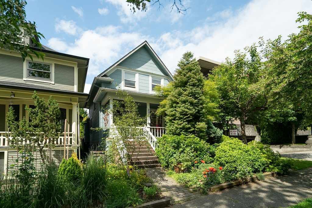 Main Photo: 2243 OXFORD Street in Vancouver: Hastings House for sale (Vancouver East)  : MLS®# R2463567