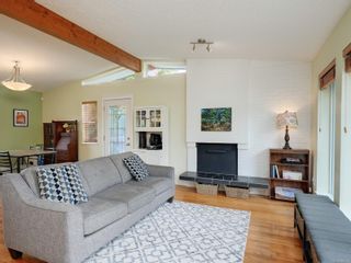 Photo 2: 740 Rockheights Ave in Esquimalt: Es Rockheights House for sale : MLS®# 960454