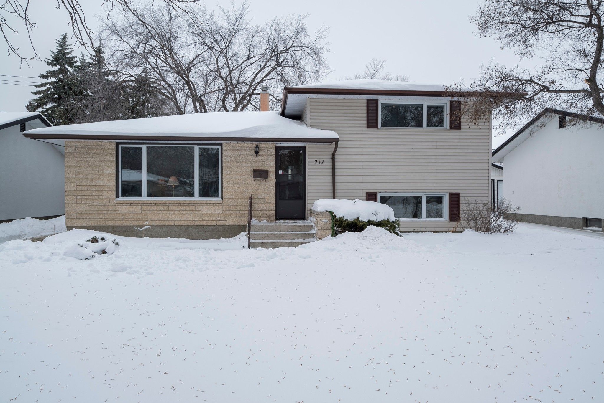 Main Photo:  in Winnipeg: Single Family Detached for sale