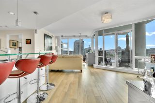 Photo 3: 1801 638 BEACH CRESCENT in Vancouver: Yaletown Condo for sale (Vancouver West)  : MLS®# R2485119
