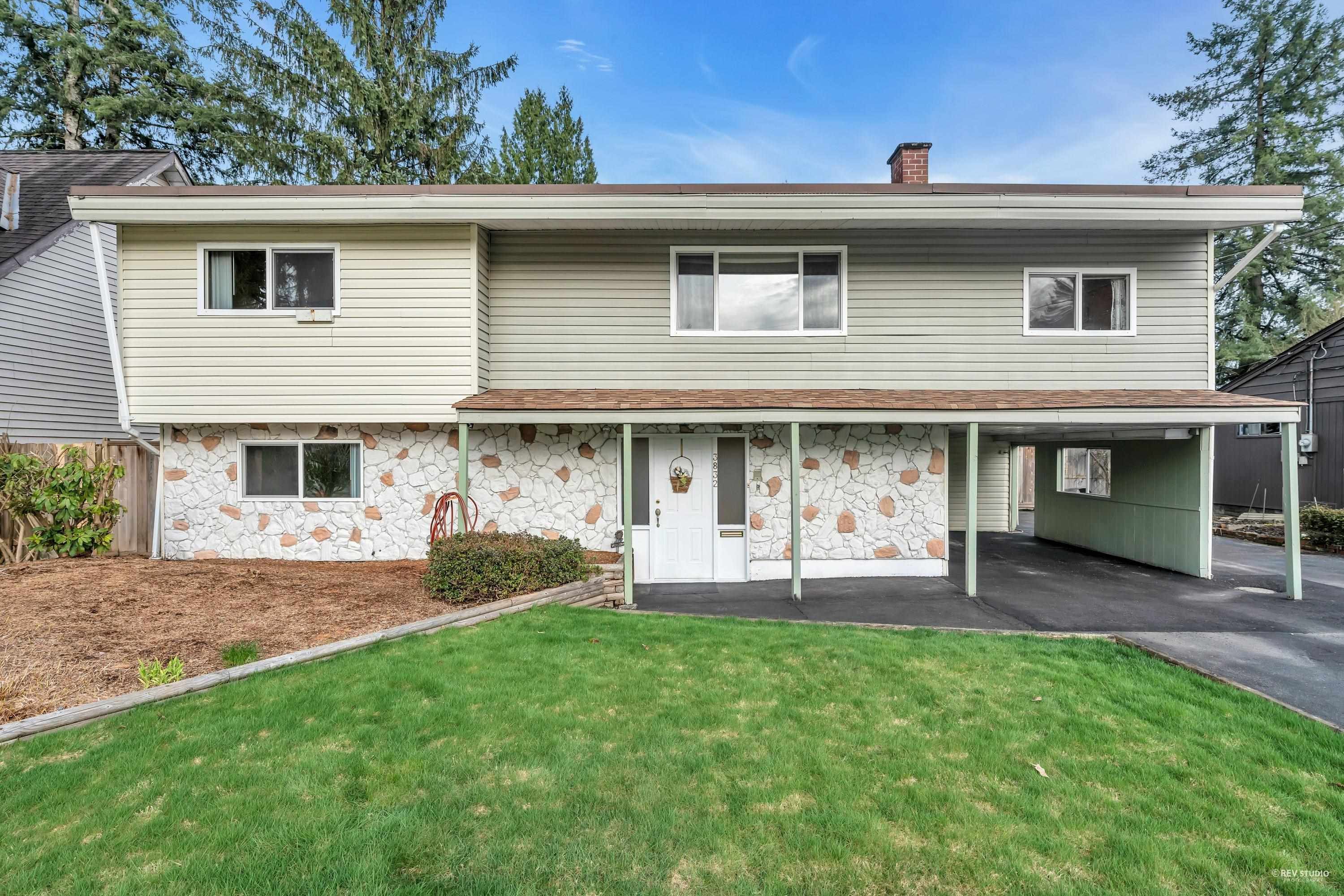 Main Photo: 3832 INVERNESS Street in Port Coquitlam: Lincoln Park PQ House for sale : MLS®# R2670741