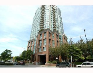 Photo 1: 1205 1088 QUEBEC Street in Vancouver: Mount Pleasant VE Condo for sale in "VICEROY" (Vancouver East)  : MLS®# V795168