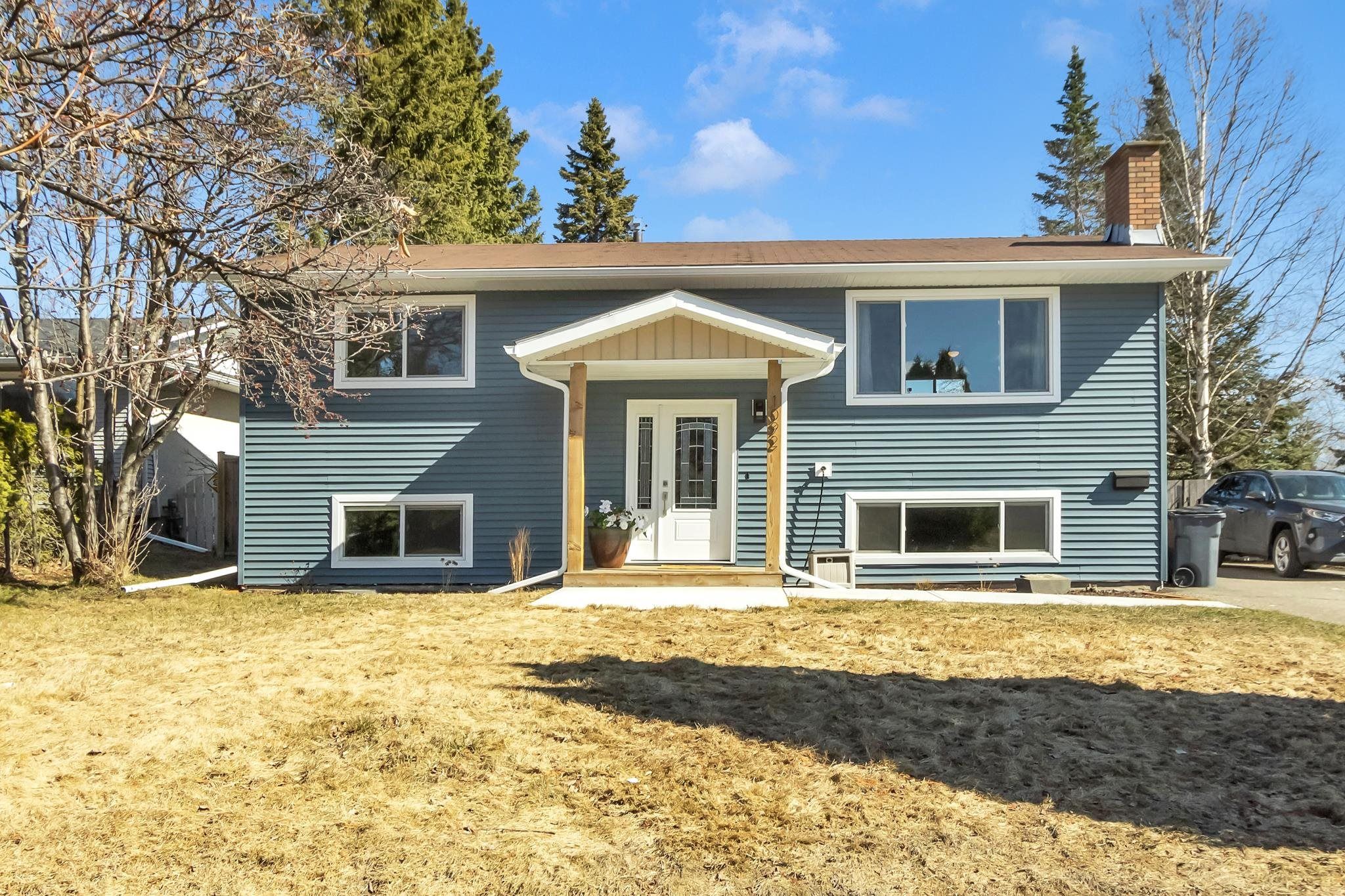 Main Photo: 1092 HANSARD Crescent in Prince George: Lakewood House for sale in "LAKEWOOD" (PG City West (Zone 71))  : MLS®# R2669931