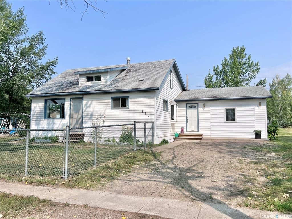 Main Photo: 112 1st Avenue in Dinsmore: Residential for sale : MLS®# SK937815