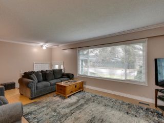 Photo 3: 1632 HIGHVIEW Street in Abbotsford: Poplar House for sale : MLS®# R2648649