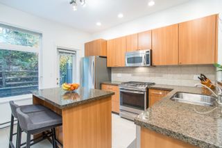 Photo 10: 335 W 59TH Avenue in Vancouver: South Cambie Townhouse for sale in "LANGARA GREEN" (Vancouver West)  : MLS®# R2628680