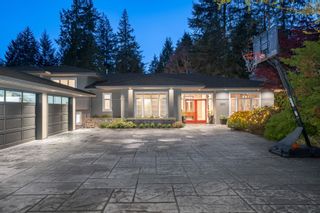 Photo 1: 2853 CRESCENTVIEW Drive in North Vancouver: Edgemont House for sale : MLS®# R2873334