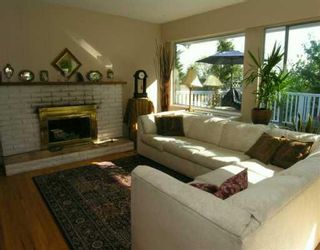 Photo 2: 903 E 4TH Street in North_Vancouver: Queensbury House for sale (North Vancouver)  : MLS®# V675465