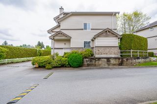 Photo 3: 32 20750 TELEGRAPH Trail in Langley: Walnut Grove Townhouse for sale in "HERITAGE GLEN" : MLS®# R2694272