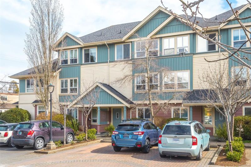 FEATURED LISTING: 18 - 1019 North Park St Victoria