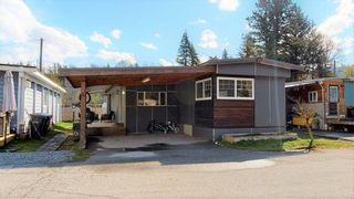Photo 1: 4 39768 GOVERNMENT Road in Squamish: Northyards Manufactured Home for sale in "Three Rivers" : MLS®# R2678317