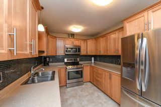 Photo 4: 101 4699 Muir Rd in Courtenay: CV Courtenay East Row/Townhouse for sale (Comox Valley)  : MLS®# 870237