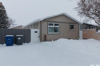 Main Photo: 230 Lloyd Crescent in Saskatoon: Pacific Heights Residential for sale : MLS®# SK916561