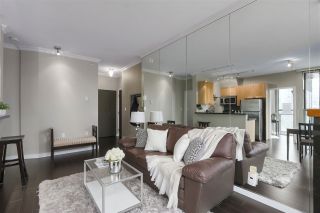 Photo 4: 1601 928 RICHARDS STREET in Vancouver: Yaletown Condo for sale (Vancouver West)  : MLS®# R2441167