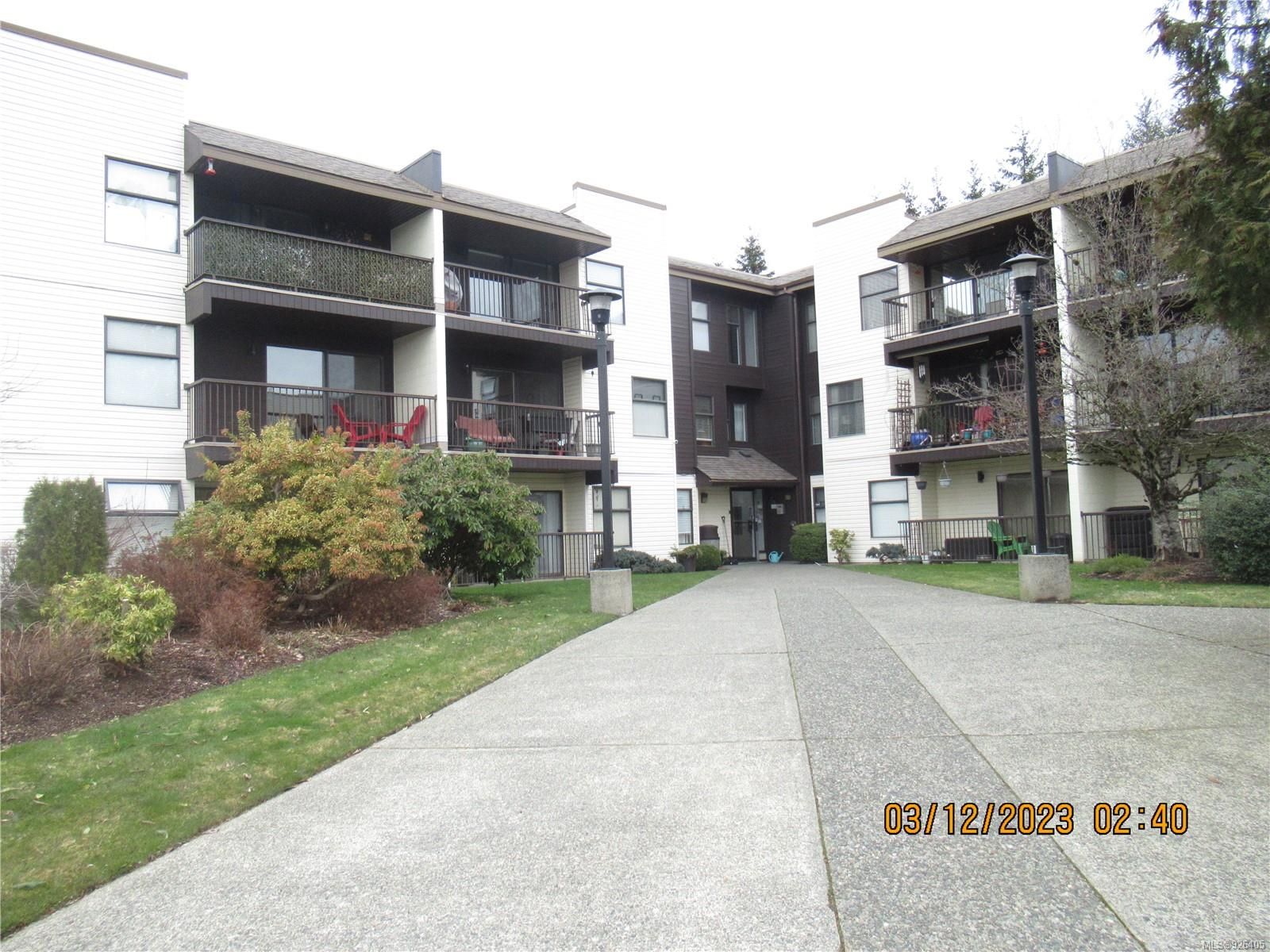 Main Photo: 105 585 S Dogwood St in Campbell River: CR Campbell River Central Condo for sale : MLS®# 926405