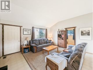 Photo 4: 5474 TATTON STATION ROAD in 100 Mile House: House for sale : MLS®# R2802269