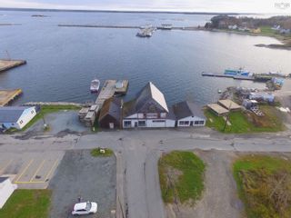 Photo 5: 44 Water Street in Lockeport: 407-Shelburne County Commercial  (South Shore)  : MLS®# 202226404