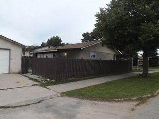 Photo 32: 75 Blackthorne Bay in Winnipeg: Garden City Residential for sale (4F)  : MLS®# 202218598