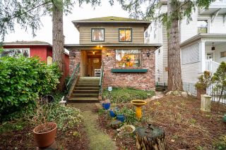 Main Photo: 857 E 12TH Avenue in Vancouver: Mount Pleasant VE House for sale (Vancouver East)  : MLS®# R2746444